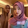 Fuji berhijab