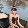 Ghea Indrawari Jadi Gadis Dayak