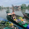 Ghea Indrawari Jadi Gadis Dayak