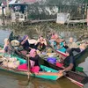 Ghea Indrawari Jadi Gadis Dayak