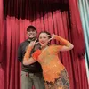 Happy Asmara pakai Kebaya