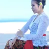 Potret Momo Geisha kenakan Baju adat Bali.