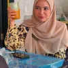 Chacha Frederica Tak Malu Makan di Pinggir Jalan
