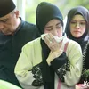 8 Potret Cici Faramida Menangis