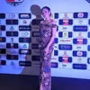 Della Monica Manggung Santai