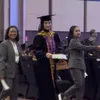 Potret Desy Ratnasari Wisuda S3