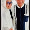 Putri Isnari Pacar Berangkat Haji 
