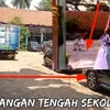 Perbandingan dulu dan kini sekolah di PETUALANGAN SHERINA