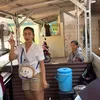 Istri Young Lex Buka Usaha Warung Sunda