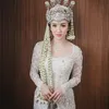 Febby Rastanty pakai siger sunda