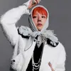 Inspirasi Tren Syal Viral G-Dragon