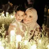 Gaya kondangan artis dan anak 
