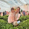 Gaya kondangan artis dan anak 