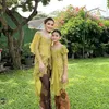 Gaya kondangan artis dan anak 