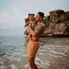 Xarena anak Sibad Krisjiana Main di pantai