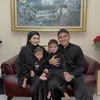 Keluarga Kesha Ratuliu Harmonis