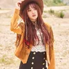 idol K-Pop pakai topi koboi
