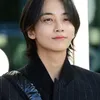 Idol K-Pop Rambut Panjang