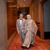 Irwansyah dan Zaskia Sungkar Kondangan