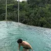 Potret Ji Chang Wook nikmati aktivitas Bali