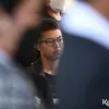 Keanu massaid di pemakaman Lucky Sondakh Angelina