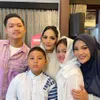 Krisdayanti dan empat anaknya