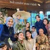 Atta Halilintar dan Aurel Hermansyah di acara mitoni Aaliyah Massaid 