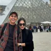 Ussy Sulistiawaty dan Andhika Pratama di Paris