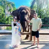 Nadlyne Anak Nanda Arsyinta Main ke Kebun Binatang Pertama Kalinya
