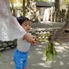 Nadlyne Anak Nanda Arsyinta Main ke Kebun Binatang Pertama Kalinya