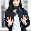 Kim Ji Won Tampil Elegan di Bandara