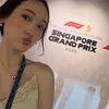 Potret selfie Laura Moane nonton F1 di Singapura