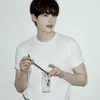 Potret Lee Jong-Suk outfit simple
