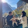 Zaskia Sungkar dan Irwansyah tampak mengajak baby Ukkasya jalan-jalan ke luar negeri. Setelah dari Amsterdam, mereka pun berkunjung ke Swiss.