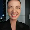 Raline Shah Peragakan Live Emoticon