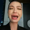 Raline Shah Peragakan Live Emoticon