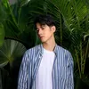 8 Potret Mario Maurer Beraktivitas di Bali