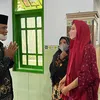 Maudy Koesnaedi dan Anak-anak Asuh Sang Bunda