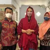 Maudy Koesnaedi dan Anak-anak Asuh Sang Bunda