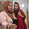 Maudy Koesnaedi dan Anak-anak Asuh Sang Bunda