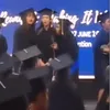 Mikha Anak Nafa Urbach Wisuda Lulus SD