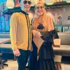 Ayu Ting Ting Berangkatkan Orangtua Umrah