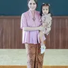 Momo Geisha Momong Anak