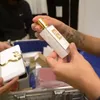 Nikita Mirzani Beli Parfum