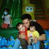 Okin Momong Biru dan Chava 