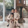Okin Momong Biru dan Chava 
