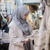 Oki Setiana Dewi ke Pasar di Mesir
