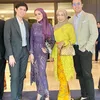 Olla Ramlan makin langsing dalam balutan kebaya ungu