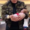 seleb gendong anak ivan gunawan