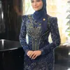 Single mom, anggota DPR, artis